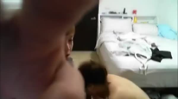 高清国语与巨乳肥臀女友玩乳交后入最后口暴 贴着墙草  女主的咪咪好标准 不大不小刚刚好
